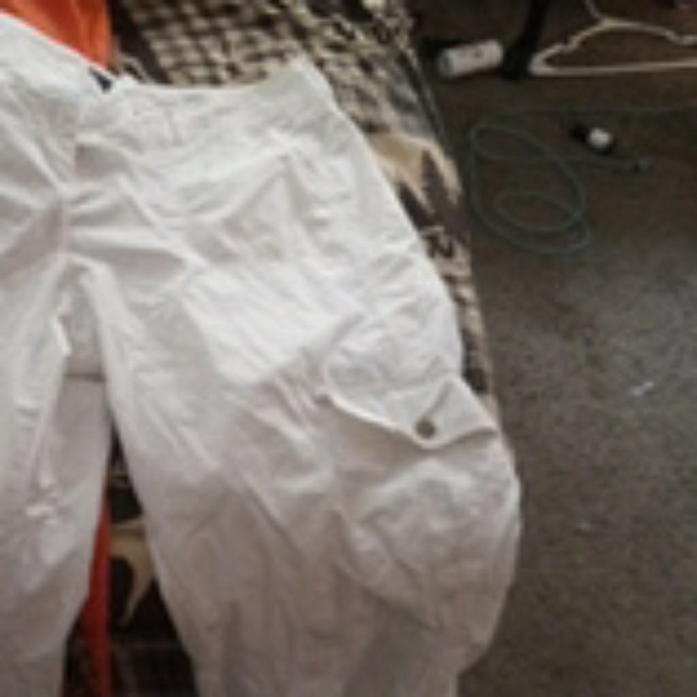 Woman's White Capris